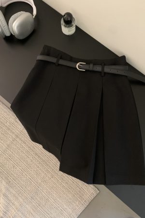 Plus-Size High-Waisted Pleated A-Line Skirt for Women, Slimming College Style, Trendy Half Skirt for Curvy Figures