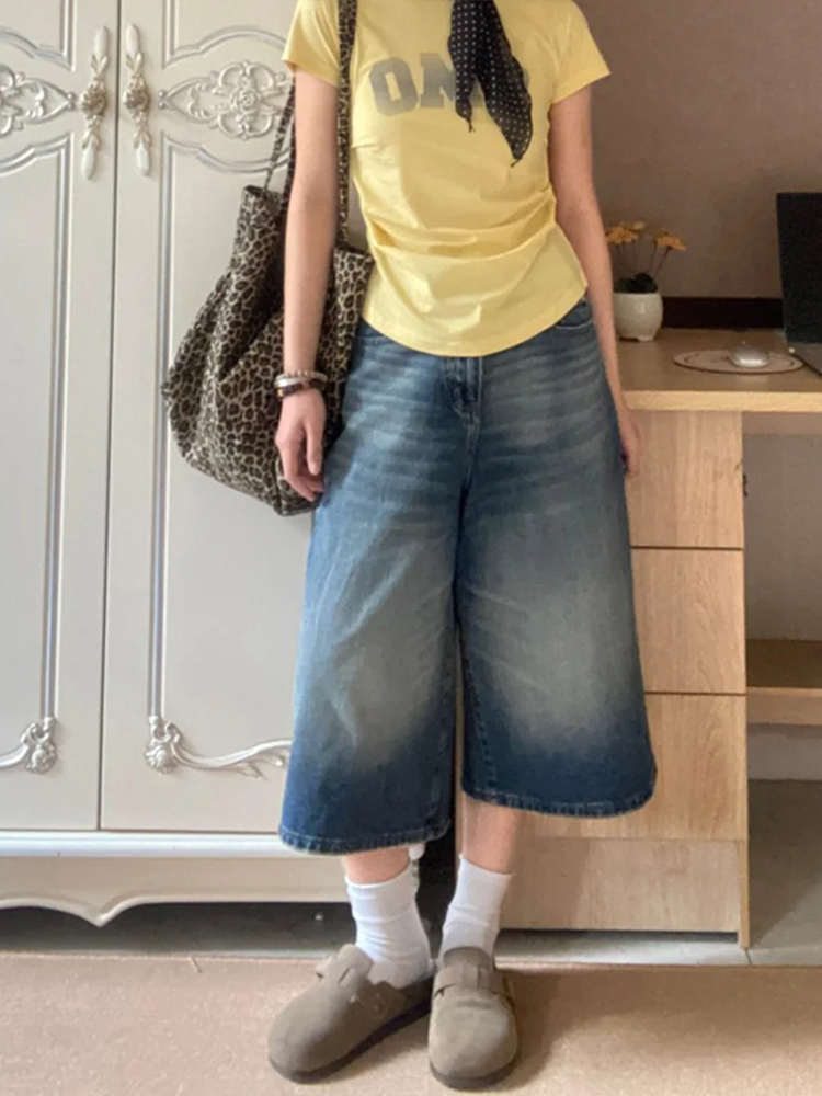 Plus Size High-Waisted Wide-Leg Denim Capri Pants for Women - Flattering Loose Fit American Style Shorts 2025 Plus Size High-Waisted Wide-Leg Denim Capri Pants for Women - Flattering Loose Fit American Style Shorts 2025