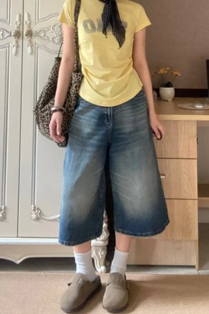 Plus Size High-Waisted Wide-Leg Denim Capri Pants for Women - Flattering Loose Fit American Style Shorts 2025