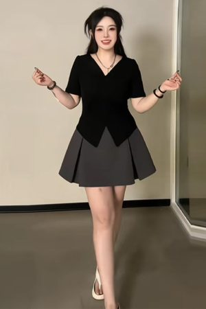 Plus-Size Irregular Loose-Fitting Short Sleeve T-Shirt for Women, V-Neck with Pleated Design and Side Slits, Summer Essential