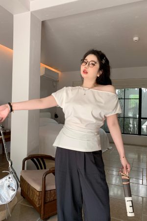 Plus-Size Irregular Off-Shoulder Short Sleeve T-Shirt - Comfortable Slimming Top for Casual Wear