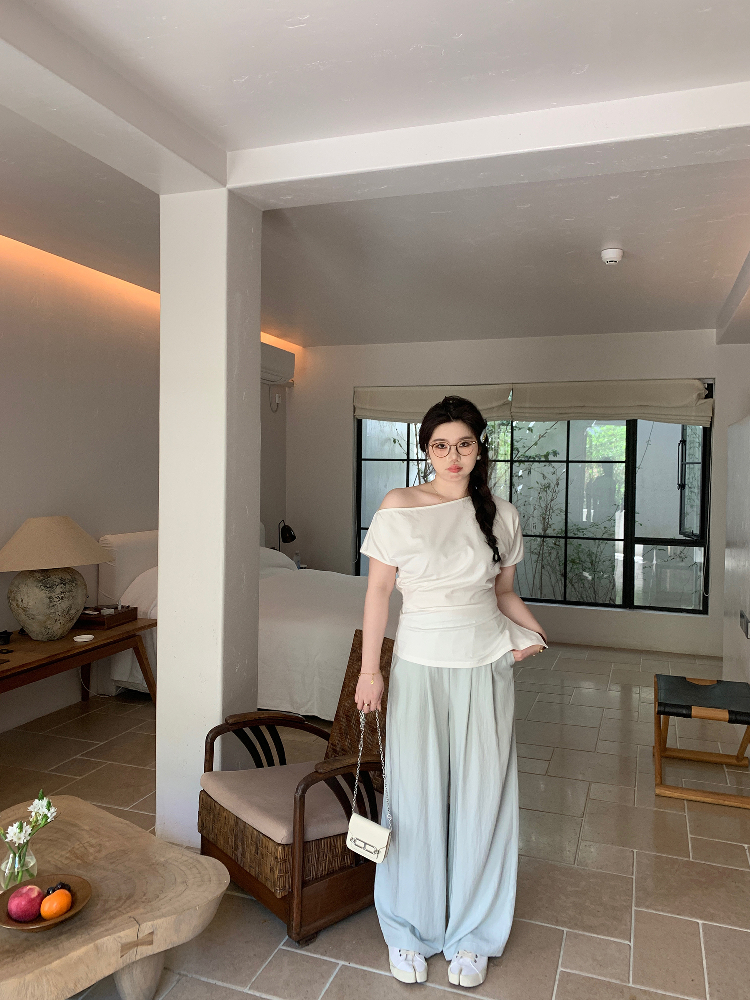 Plus-Size Irregular Off-Shoulder Short Sleeve T-Shirt - Comfortable Slimming Top for Casual Wear Plus-Size Irregular Off-Shoulder Short Sleeve T-Shirt - Comfortable Slimming Top for Casual Wear