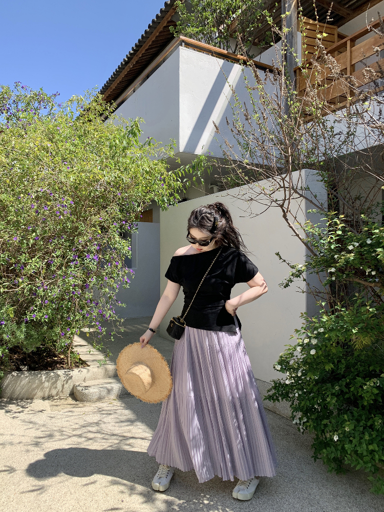 Plus-Size Irregular Off-Shoulder Short Sleeve T-Shirt - Comfortable Slimming Top for Casual Wear Plus-Size Irregular Off-Shoulder Short Sleeve T-Shirt - Comfortable Slimming Top for Casual Wear