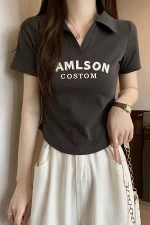 Plus Size Korean Style Letter Polo Collar Short Sleeve T-Shirt for Women - Tummy-Covering Slim Fit Cropped Top for Summer