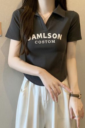 Plus Size Korean Style Letter Polo Collar Short Sleeve T-Shirt for Women - Tummy-Covering Slim Fit Cropped Top for Summer