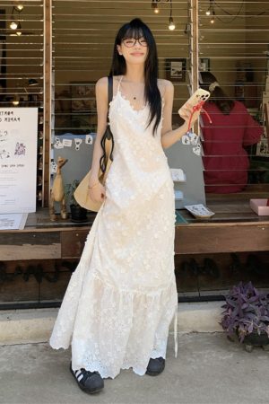 Plus-Size Lace Camisole Dress for Women, Summer French Style, Loose-Fitting Backless A-Line Long Dress, Slimming 90s Inspired Fashion