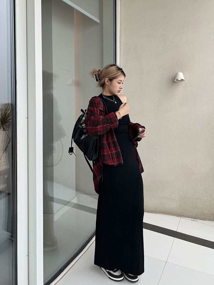 Plus Size Loose Long Sleeve Plaid Shirt in Red and Black Color Block - Minimalist Retro Style for Summer and Autumn Fashion Plus Size Loose Long Sleeve Plaid Shirt in Red and Black Color Block - Minimalist Retro Style for Summer and Autumn Fashion