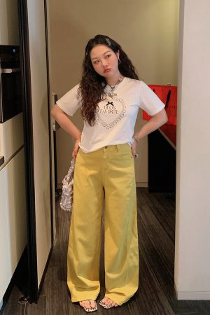 Plus Size Love Heart Bow Short Sleeve T-shirt for Women - Unique Beautiful Design - Spring/Summer 2025 - Y2K Korean Style Fashion