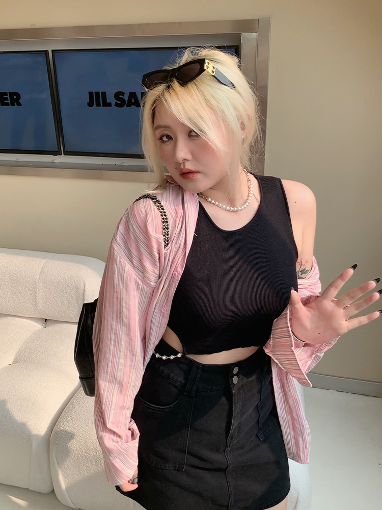 Plus Size Minimalist Oversized Striped Shirt Jacket - Breathable Sun Protection for Fresh Summer Style Plus Size Minimalist Oversized Striped Shirt Jacket - Breathable Sun Protection for Fresh Summer Style