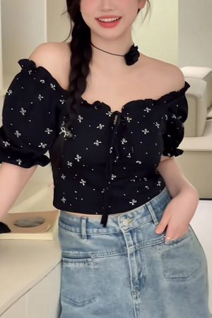 Plus Size Off-Shoulder High-Waisted Top - Flattering Short Shirt for Curvy Figures, Summer Vibe Sweet and Spicy Style