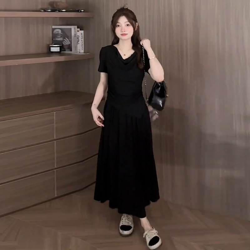 Plus Size Off-Shoulder Short Sleeve T-Shirt and Skirt Two-Piece Set for Women, Casual Summer Outfit, Slimming Fashionable Style Plus Size Off-Shoulder Short Sleeve T-Shirt and Skirt Two-Piece Set for Women, Casual Summer Outfit, Slimming Fashionable Style