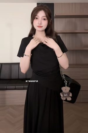 Plus Size Off-Shoulder Short Sleeve T-Shirt and Skirt Two-Piece Set for Women, Casual Summer Outfit, Slimming Fashionable Style