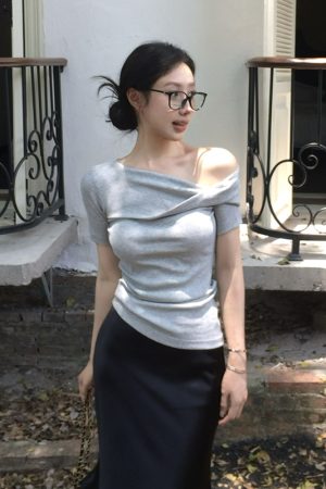 Plus Size Off-Shoulder Short Sleeve T-Shirt for Women - Summer Slim Fit Twisted Design, Trendy Spicy Girl Top