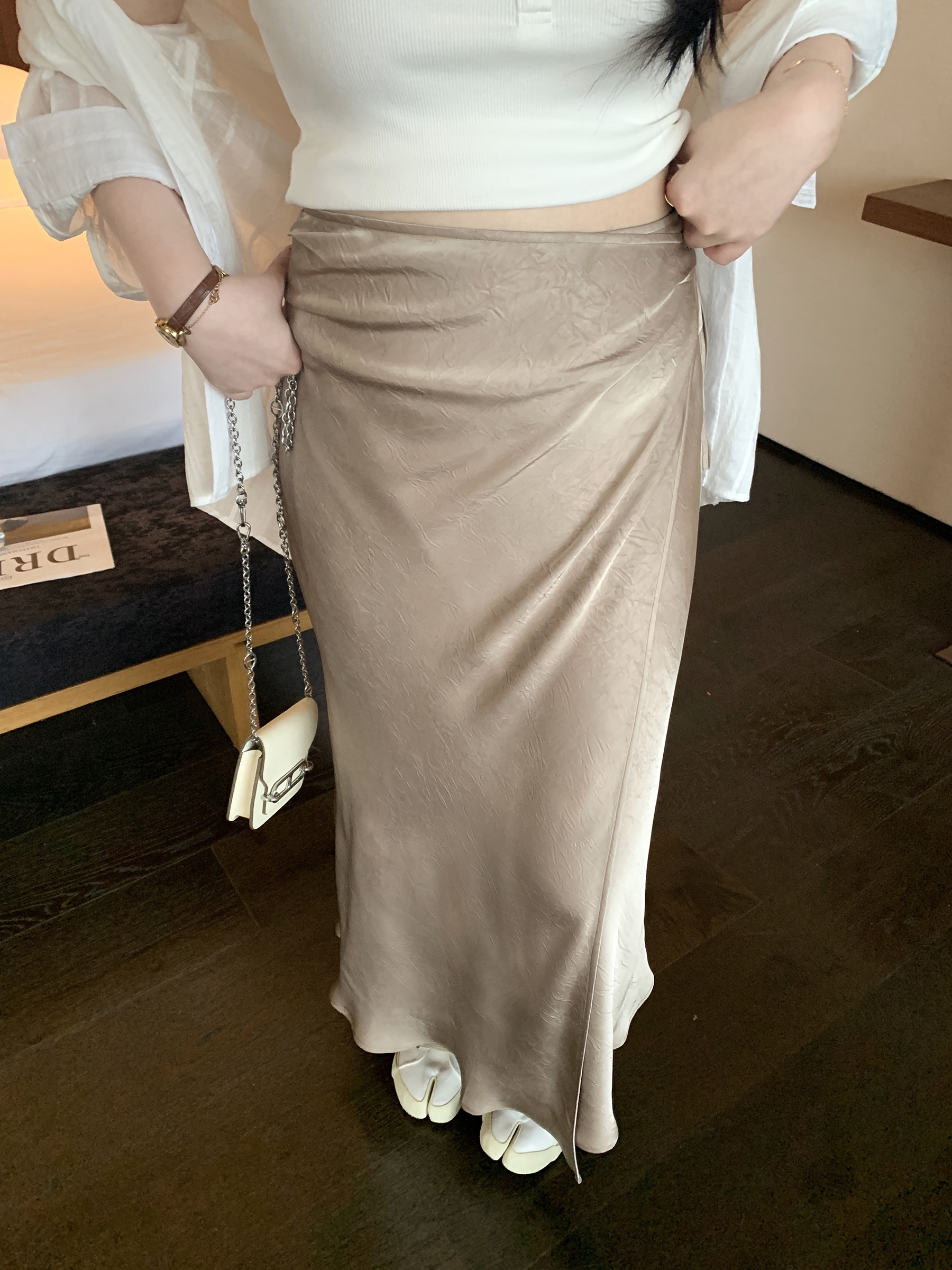 Plus Size One-Piece Satin Skirt with Flowing Diagonal Cut - Elegant Tea Break Beauty Atmosphere, Perfect for 90s and Y2K Styles Plus Size One-Piece Satin Skirt with Flowing Diagonal Cut - Elegant Tea Break Beauty Atmosphere, Perfect for 90s and Y2K Styles