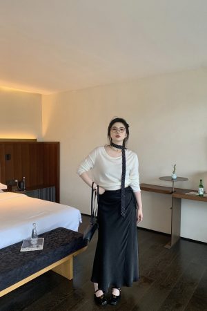 Plus Size One-Piece Satin Skirt with Flowing Diagonal Cut - Elegant Tea Break Beauty Atmosphere, Perfect for 90s and Y2K Styles