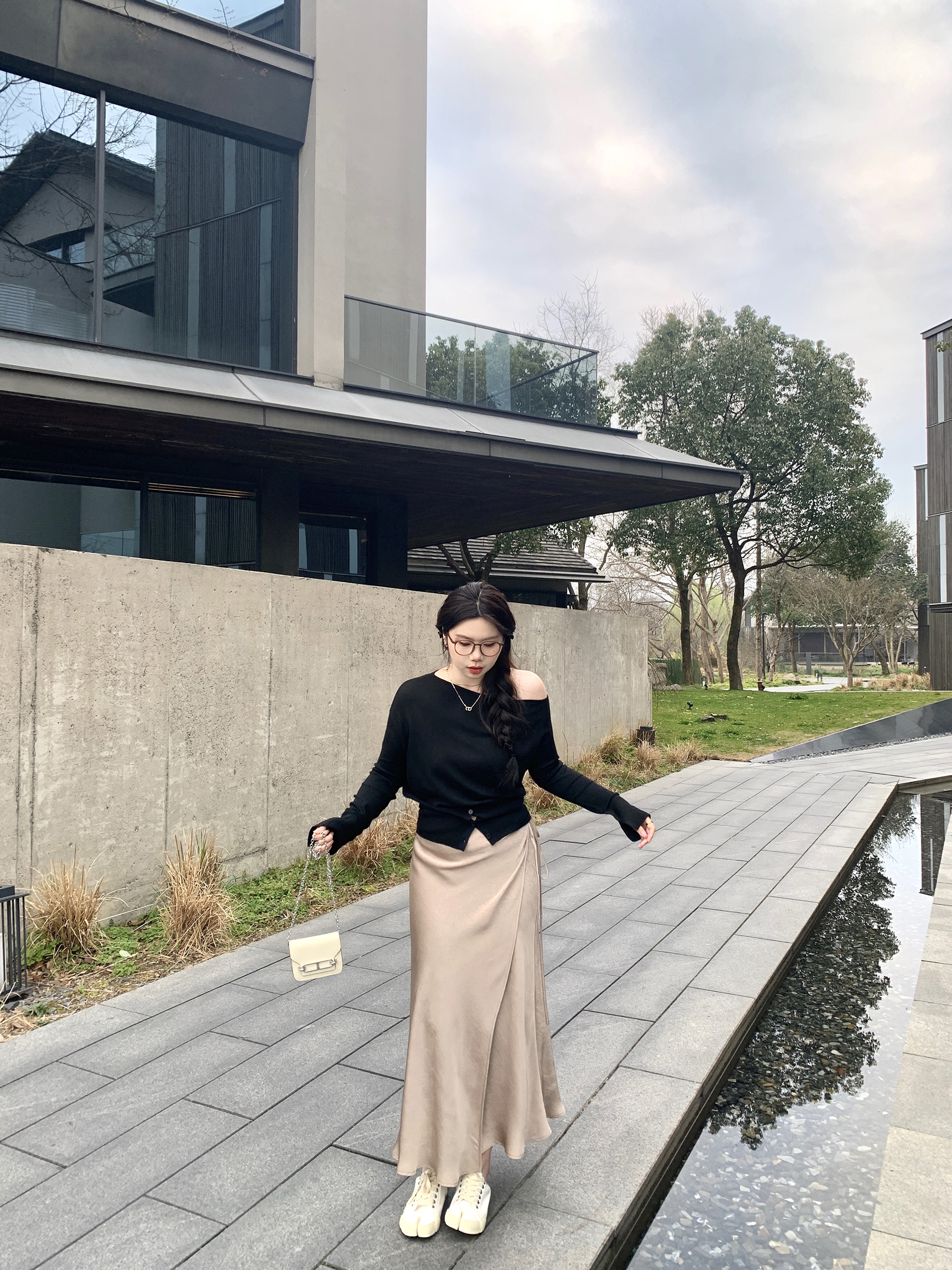 Plus Size One-Piece Satin Skirt with Flowing Diagonal Cut - Elegant Tea Break Beauty Atmosphere, Perfect for 90s and Y2K Styles Plus Size One-Piece Satin Skirt with Flowing Diagonal Cut - Elegant Tea Break Beauty Atmosphere, Perfect for 90s and Y2K Styles