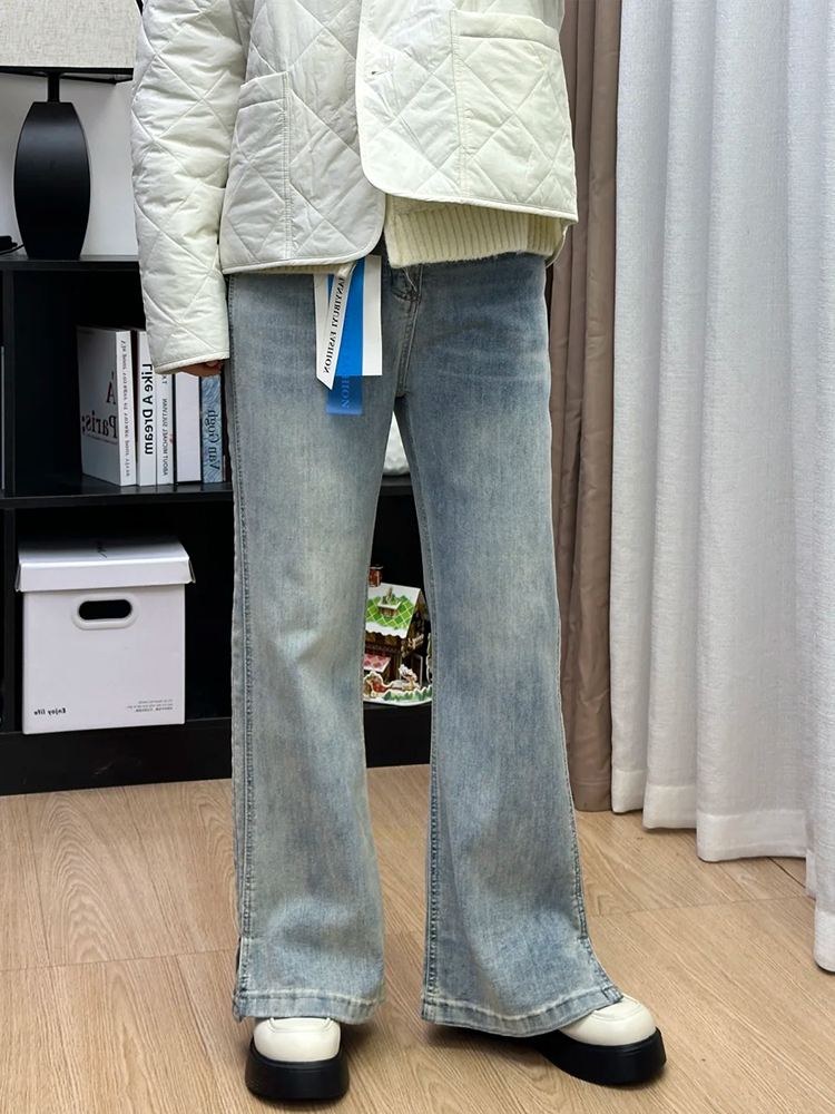 Plus-Size Pear-Shaped Slimming Flared Jeans with Side Slits - Non-Skinny Bell-Bottoms for Petite Women Plus-Size Pear-Shaped Slimming Flared Jeans with Side Slits - Non-Skinny Bell-Bottoms for Petite Women