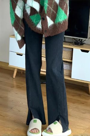 Plus-Size Pear-Shaped Slimming Flared Jeans with Side Slits - Non-Skinny Bell-Bottoms for Petite Women