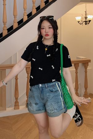 Plus Size Pearl Bow T-Shirt for Women - Handmade Short Sleeve Summer Top, Stylish and Trendy for 2025