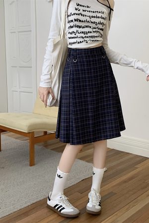 Plus Size Plaid A-Line Skirt for Women, High-Waisted Checkered Skirt, Autumn College Style, Slimming Mid-Length Fashion