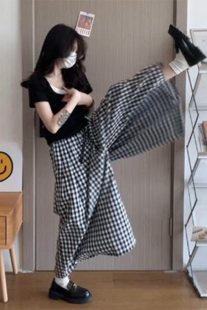 Plus Size Plaid Summer Skirt Pants for Curvy Women, Slimming Wide-Leg Flowy Trousers, Casual 2025 Fashion