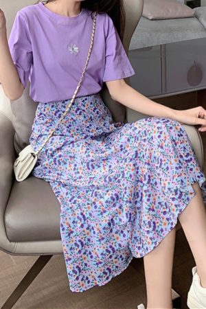 Plus Size Purple Floral Chiffon A-Line Skirt for Women, Summer Fashion, Flattering Fish Tail Mid-Length Style