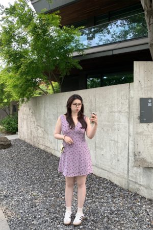 Plus Size Purple Floral Dress with V-Neck Tie, Sleeveless A-Line Tank Top, Slightly Chubby Taro Mud Milk Design