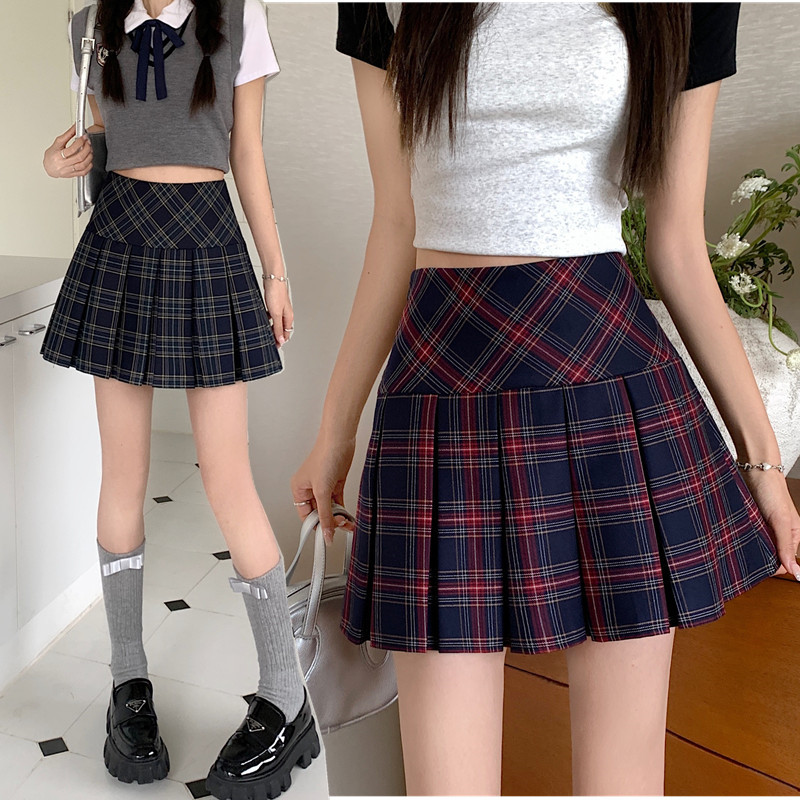 Plus Size Red Plaid Pleated Skirt for Women, Korean Style High-Waisted A-Line Short Skirt, Slimming and Hip-Covering Fashion Piece Plus Size Red Plaid Pleated Skirt for Women, Korean Style High-Waisted A-Line Short Skirt, Slimming and Hip-Covering Fashion Piece