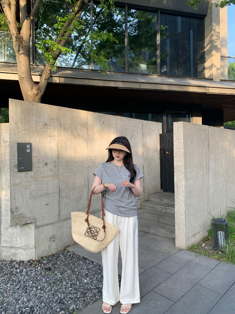 Plus Size Relaxed Fit Short Sleeve T-Shirt for Homebodies - Round Neck Slim Tee in Comfortable Design Plus Size Relaxed Fit Short Sleeve T-Shirt for Homebodies - Round Neck Slim Tee in Comfortable Design