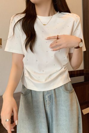 Plus-Size Rhinestone Ruched Short-Sleeve T-Shirt for Summer - Trendy Slimming Design for Women