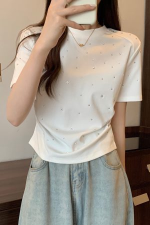 Plus-Size Rhinestone Ruched Short-Sleeve T-Shirt for Summer - Trendy Slimming Design for Women