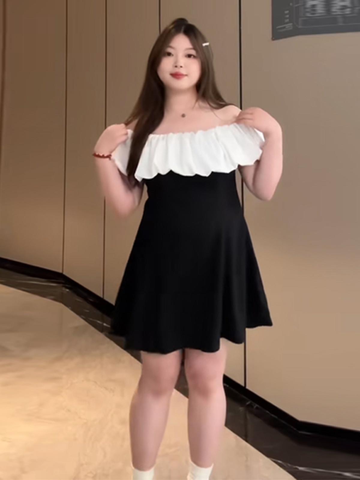 Plus-Size Ruffled Off-Shoulder Sexy Birthday Dress - Fitted Summer Style for Curvy Women, Slimming Aristocratic Look Plus-Size Ruffled Off-Shoulder Sexy Birthday Dress - Fitted Summer Style for Curvy Women, Slimming Aristocratic Look