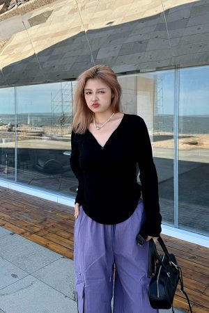 Plus Size Simple Black V-Neck T-Shirt - Comfortable Stretch Basic Top for Spring - Versatile Everyday Wear