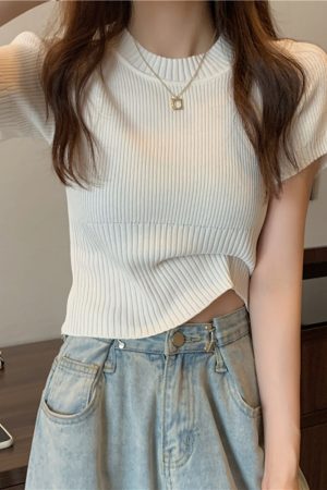 Plus-Size Slim Fit Cropped Ice Silk Short-Sleeve T-Shirt for Summer, Sweet and Spicy Style, Lightweight Knitted Top for Women