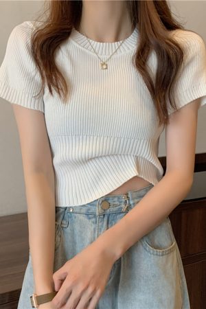 Plus-Size Slim Fit Cropped Ice Silk Short-Sleeve T-Shirt for Summer, Sweet and Spicy Style, Lightweight Knitted Top for Women