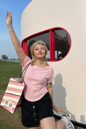 Plus Size Slimming Denim Mini Skirt with Front Button Detail - Versatile Summer Style for Long Legs