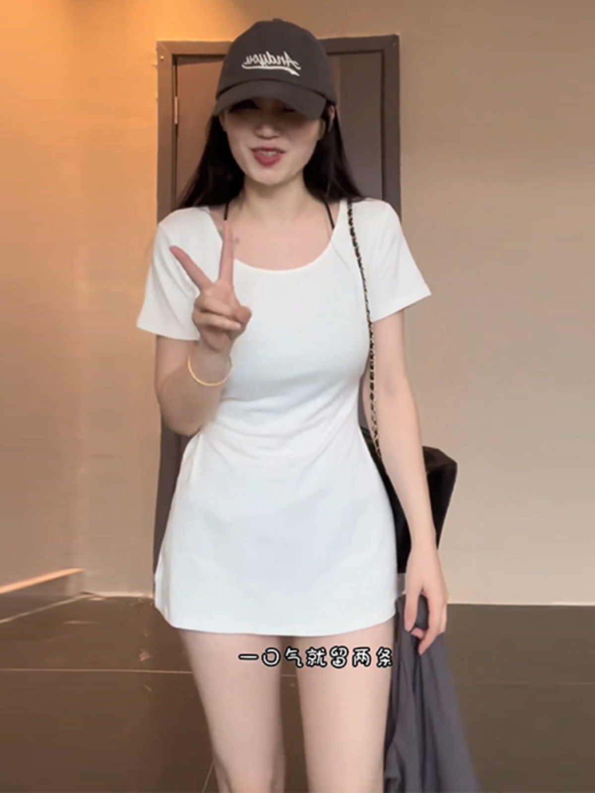 Plus-Size Slimming Fit Short Sleeve T-Shirt with Waist-Cinching Design for Summer, Perfect for Curvy Women Plus-Size Slimming Fit Short Sleeve T-Shirt with Waist-Cinching Design for Summer, Perfect for Curvy Women