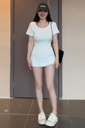 Plus-Size Slimming Fit Short Sleeve T-Shirt with Waist-Cinching Design for Summer, Perfect for Curvy Women