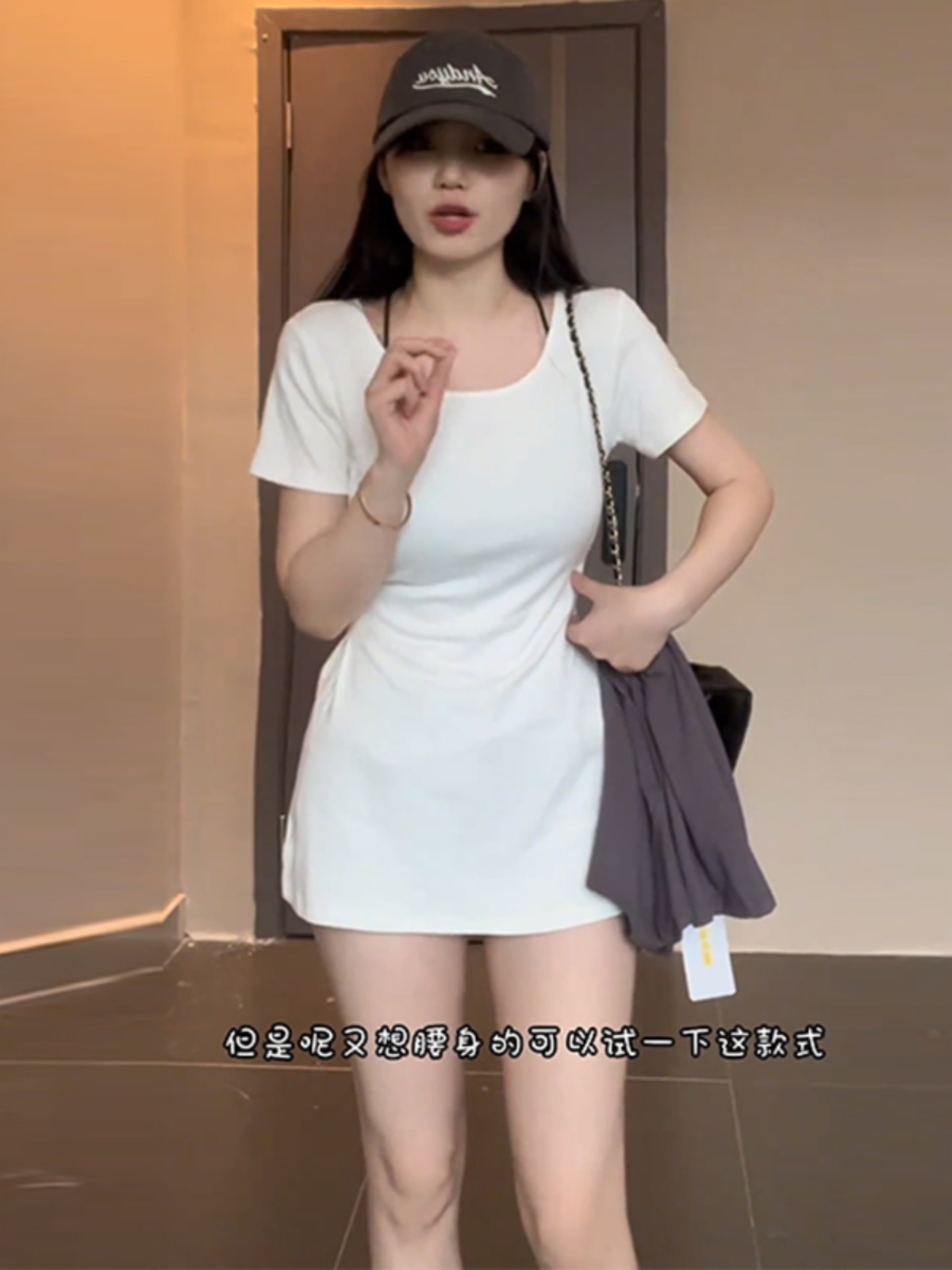 Plus-Size Slimming Fit Short Sleeve T-Shirt with Waist-Cinching Design for Summer, Perfect for Curvy Women Plus-Size Slimming Fit Short Sleeve T-Shirt with Waist-Cinching Design for Summer, Perfect for Curvy Women