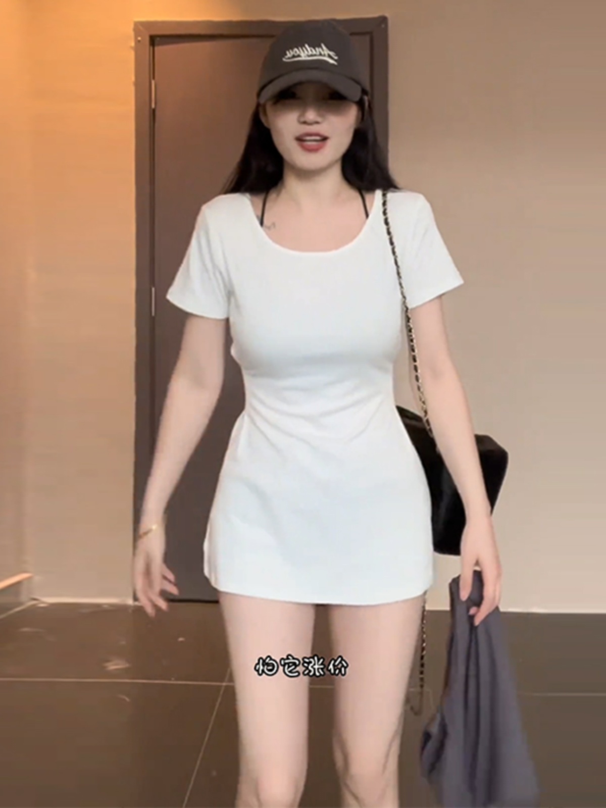 Plus-Size Slimming Fit Short Sleeve T-Shirt with Waist-Cinching Design for Summer, Perfect for Curvy Women Plus-Size Slimming Fit Short Sleeve T-Shirt with Waist-Cinching Design for Summer, Perfect for Curvy Women