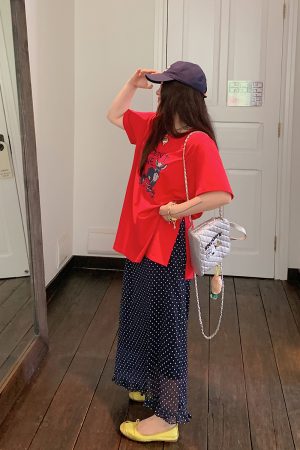 Plus Size Slimming Red Printed Short Sleeve T-Shirt for Women - Summer 2025 Gold Big Support Design