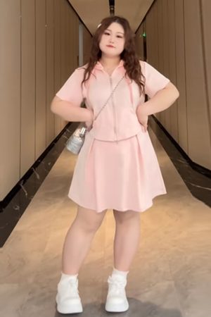 Plus-Size Slimming Two-Piece Set: Casual Sports Top & Skirt for Women, Sweet & Spicy Summer Outfit, Flattering Fit for Curvy Figures