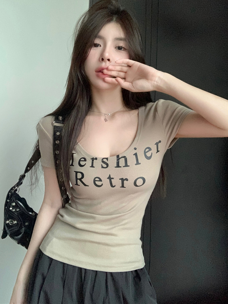 Plus-Size Spicy Girl U-Neck Short Sleeve T-Shirt for Women - Summer American Style, Slim Fit, Flattering Belly Design, Trendy Fashion Plus-Size Spicy Girl U-Neck Short Sleeve T-Shirt for Women - Summer American Style, Slim Fit, Flattering Belly Design, Trendy Fashion