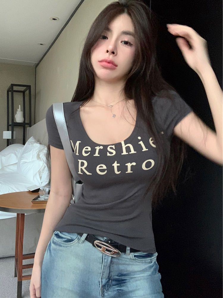 Plus-Size Spicy Girl U-Neck Short Sleeve T-Shirt for Women - Summer American Style, Slim Fit, Flattering Belly Design, Trendy Fashion Plus-Size Spicy Girl U-Neck Short Sleeve T-Shirt for Women - Summer American Style, Slim Fit, Flattering Belly Design, Trendy Fashion