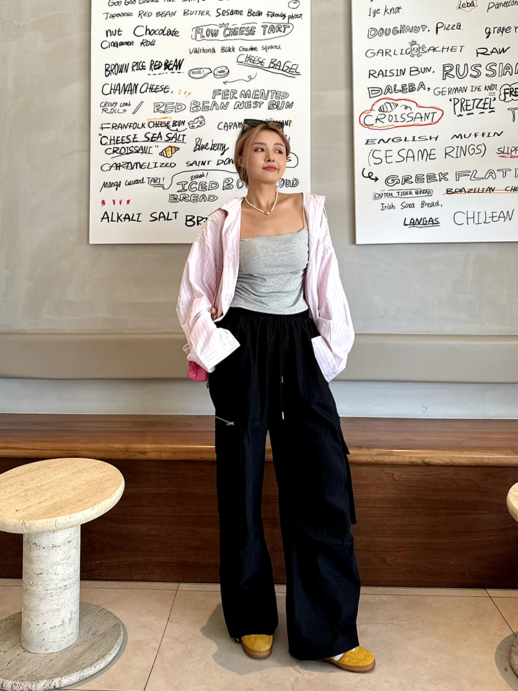 Plus Size Street Style Purple Cargo Pants for Autumn, Loose Paratrooper Design for Outdoor Climbing, Fashionable 2024 Look Plus Size Street Style Purple Cargo Pants for Autumn, Loose Paratrooper Design for Outdoor Climbing, Fashionable 2024 Look