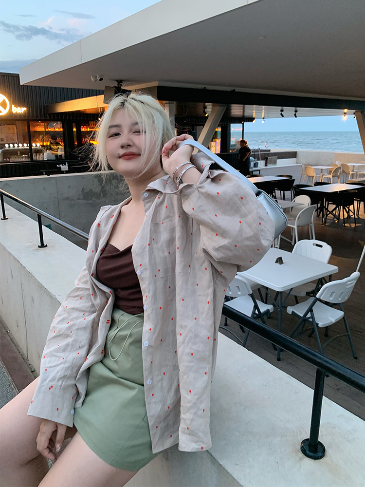 Plus Size Summer Sun Protection Jacket and Long Sleeve Polka Dot Shirt Two-Piece Set for Women - Comfortable and Stylish Plus Size Summer Sun Protection Jacket and Long Sleeve Polka Dot Shirt Two-Piece Set for Women - Comfortable and Stylish