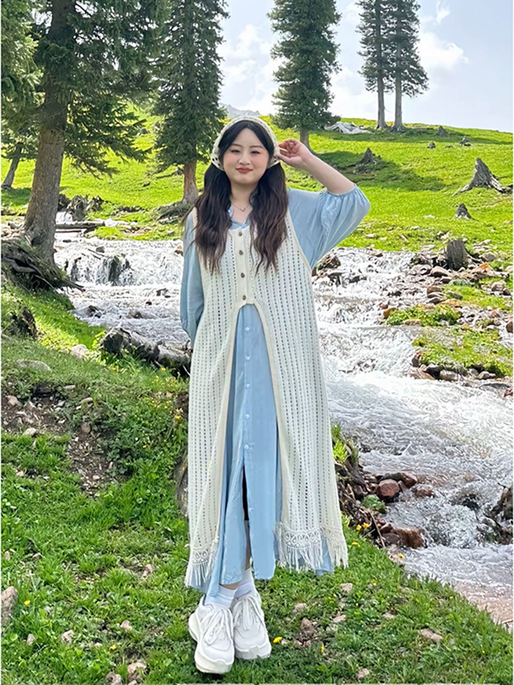 Plus-Size Summer Vacation Two-Piece Set with Tassel Skirt and Hollow-Out Cover-Up Dress - Loose Layered Style for Travel