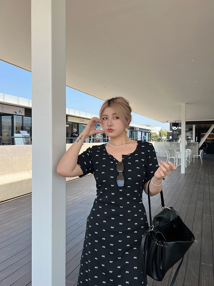 Plus Size Two-Color Bowknot Polka Dot Ruffled Long Bodycon Dress - Sweet and Spicy Pleated Style for Chic 90s Vibes Plus Size Two-Color Bowknot Polka Dot Ruffled Long Bodycon Dress - Sweet and Spicy Pleated Style for Chic 90s Vibes