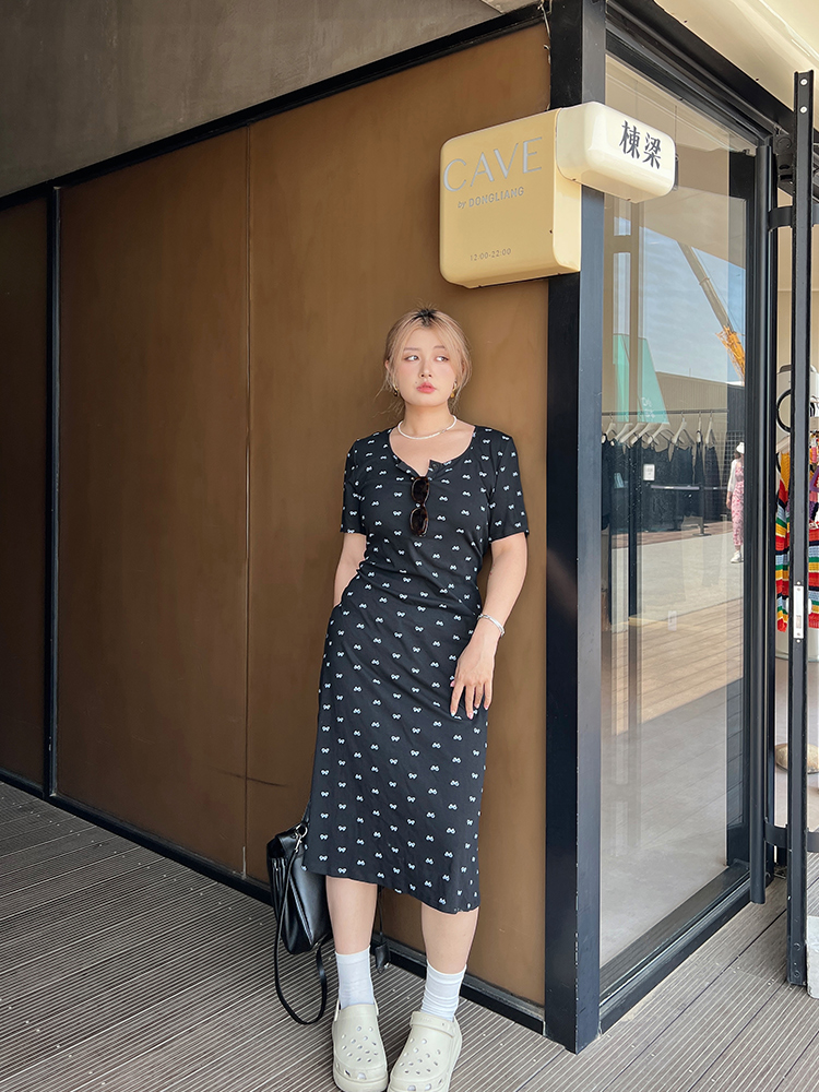 Plus Size Two-Color Bowknot Polka Dot Ruffled Long Bodycon Dress - Sweet and Spicy Pleated Style for Chic 90s Vibes Plus Size Two-Color Bowknot Polka Dot Ruffled Long Bodycon Dress - Sweet and Spicy Pleated Style for Chic 90s Vibes