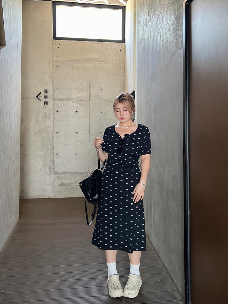 Plus Size Two-Color Bowknot Polka Dot Ruffled Long Bodycon Dress - Sweet and Spicy Pleated Style for Chic 90s Vibes Plus Size Two-Color Bowknot Polka Dot Ruffled Long Bodycon Dress - Sweet and Spicy Pleated Style for Chic 90s Vibes